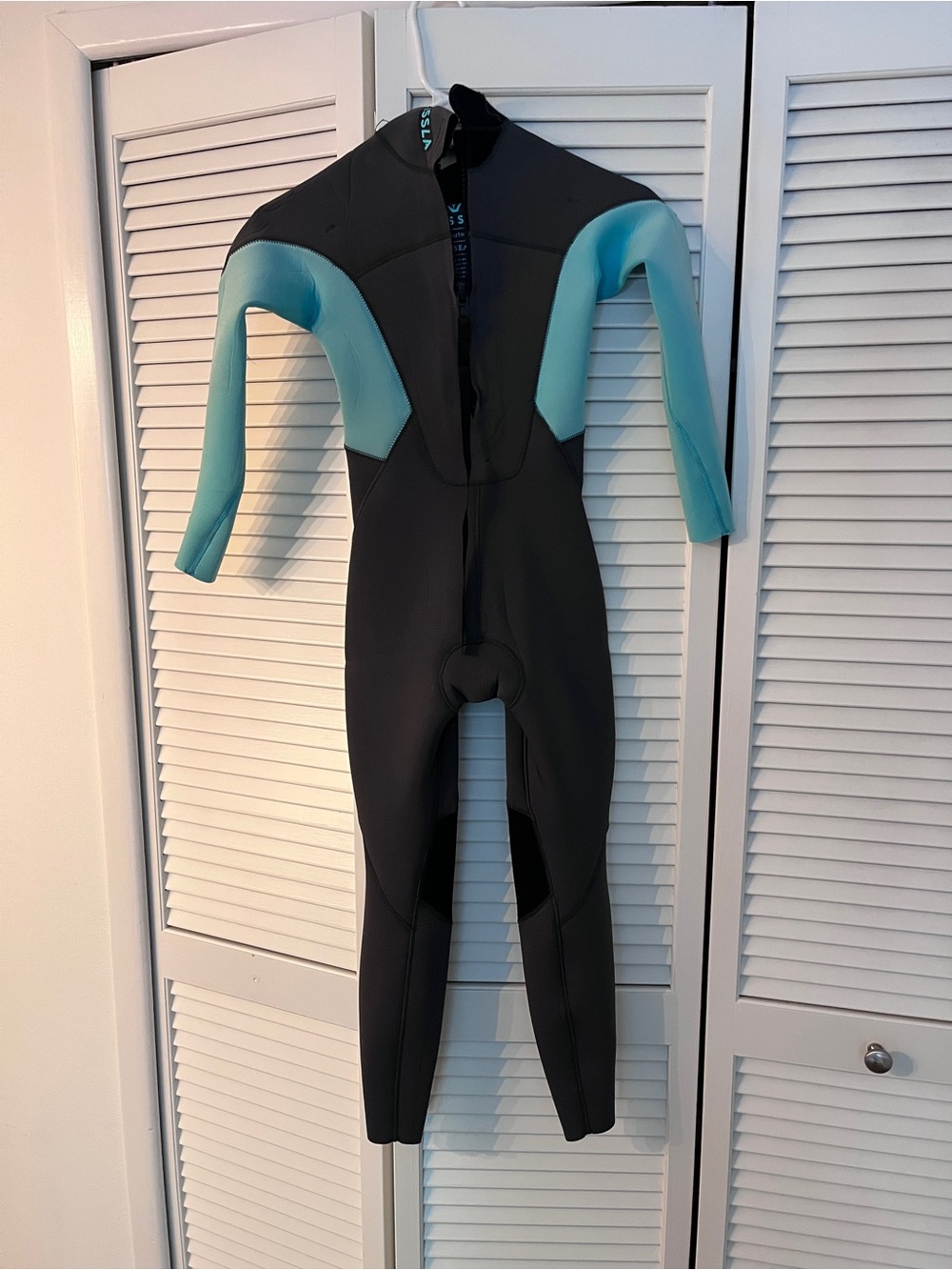 VISSLA Kids Black and Teal Full Wetsuit One-Piece - Picture 2 of 6